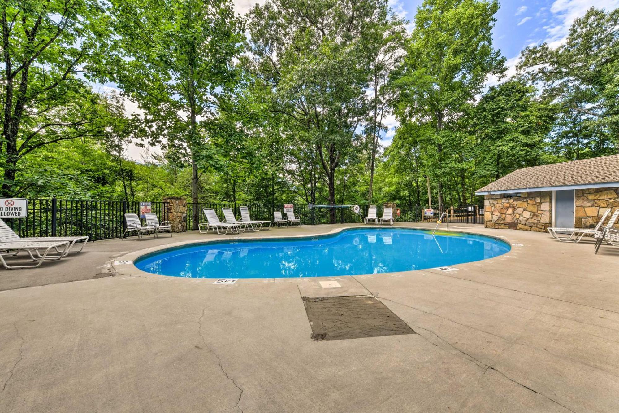 Gatlinburg Cabin With Game Room, Hot Tub And Mtn Views Eksteriør bilde