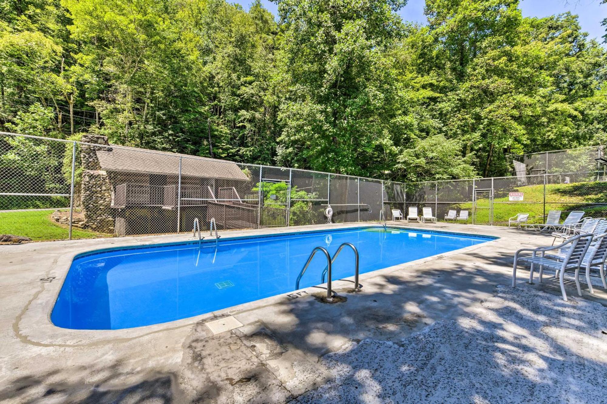 Gatlinburg Cabin With Game Room, Hot Tub And Mtn Views Eksteriør bilde