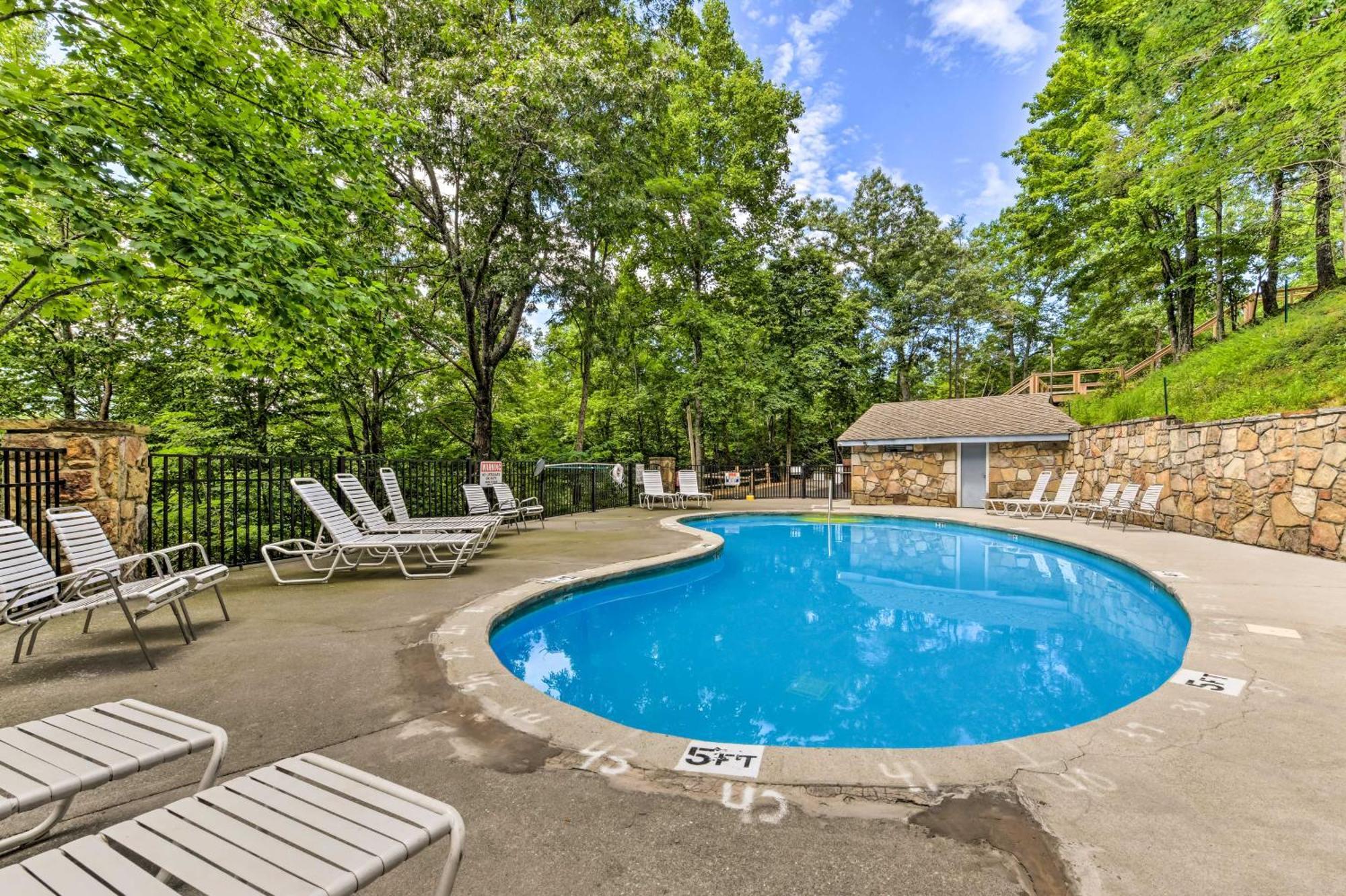 Gatlinburg Cabin With Game Room, Hot Tub And Mtn Views Eksteriør bilde