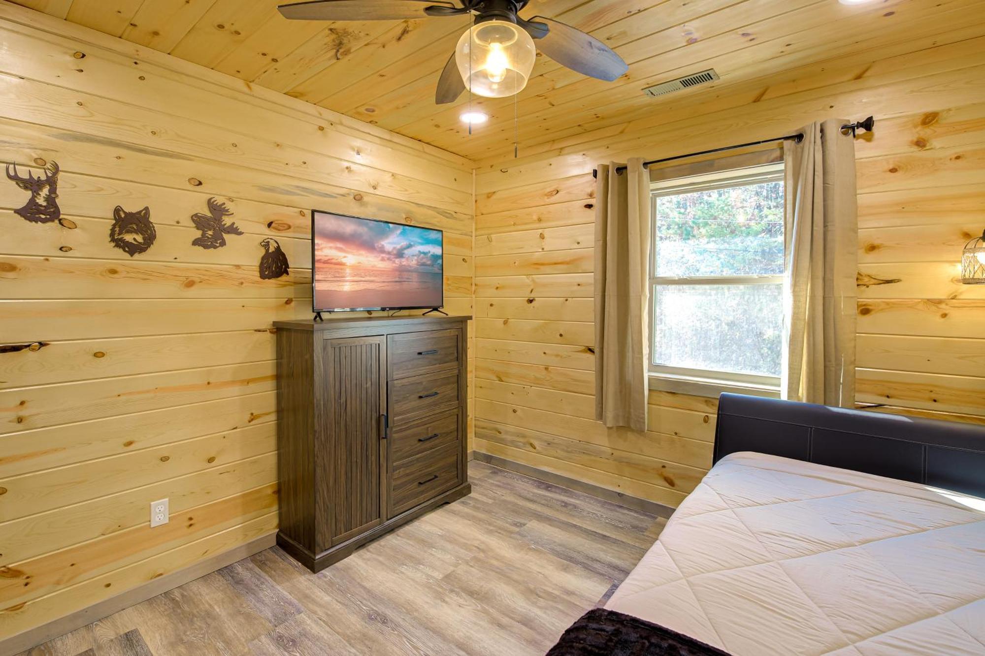 Gatlinburg Cabin With Game Room, Hot Tub And Mtn Views Eksteriør bilde