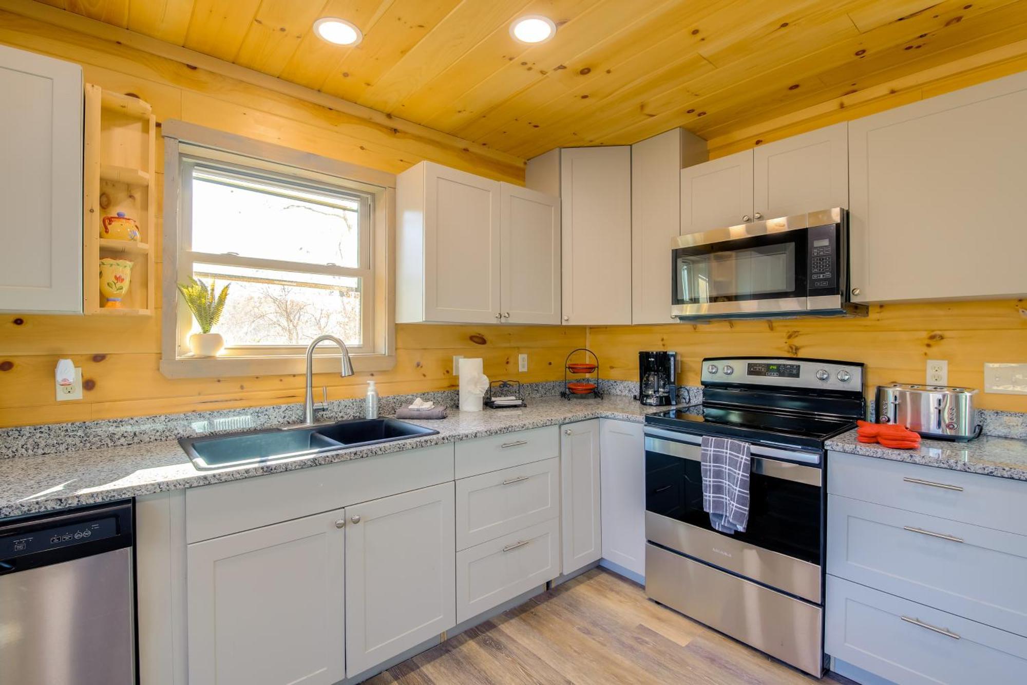 Gatlinburg Cabin With Game Room, Hot Tub And Mtn Views Eksteriør bilde