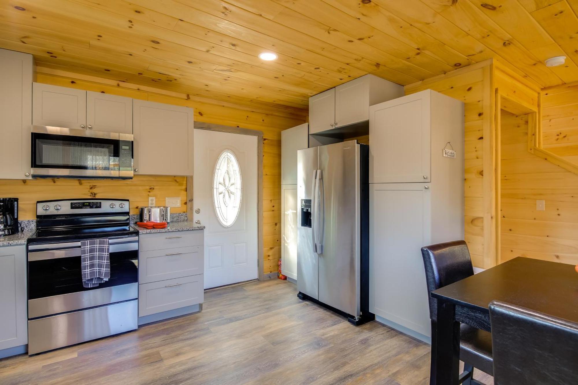 Gatlinburg Cabin With Game Room, Hot Tub And Mtn Views Eksteriør bilde