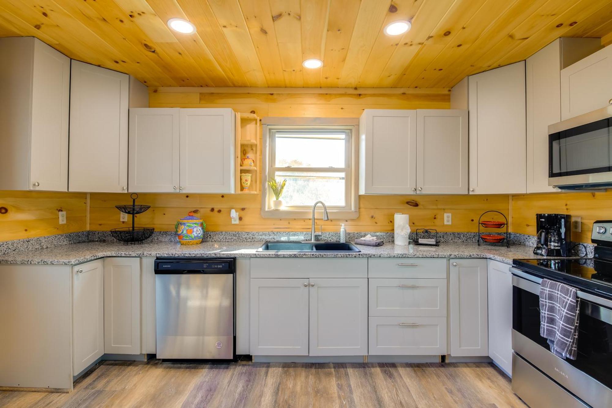 Gatlinburg Cabin With Game Room, Hot Tub And Mtn Views Eksteriør bilde
